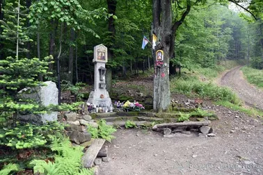 Mały Szlak Beskidzki, dzień 1, kapliczka w Przełęczy u Panienki