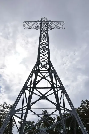 Mały Szlak Beskidzki, dzień 1, krzyż na Hrobaczej Łące